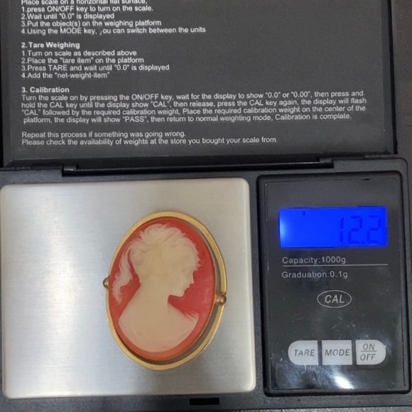 Vintage Unsigned Coral Victorian Cameo Gold-tone Brooch - Picture 9 of 11